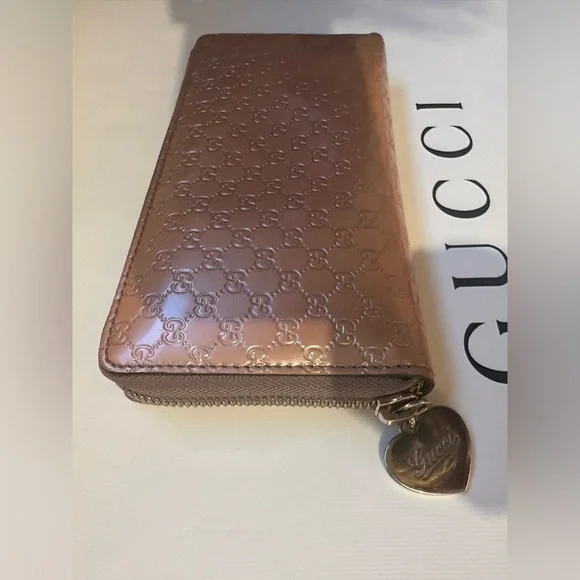 Gucci Metallic Microguccissima Zip Around Heart Wallet Pink - Picture 9 of 13